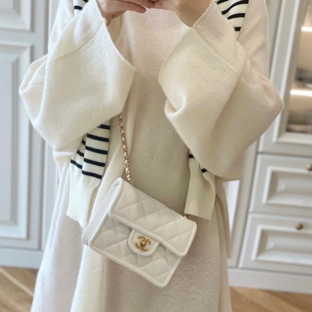 【SOLD】100% Authentic CHANEL Sweet Classic Flap